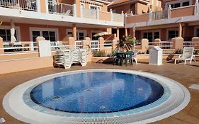 Apartamento funcional en residencial con piscina en inmejorable ubicación en centro de la isla